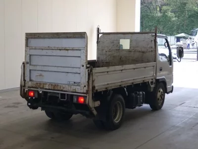 Nissan TRUCK