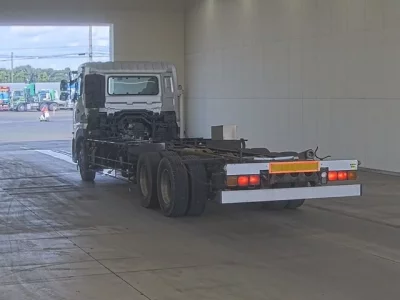 Nissan TRUCK