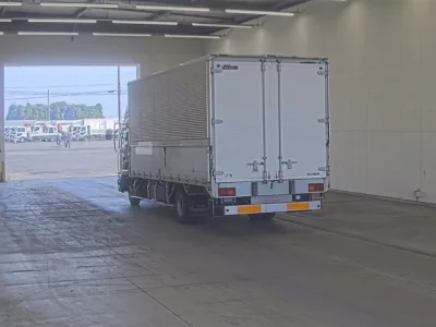 Nissan TRUCK