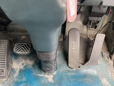 Nissan TRUCK