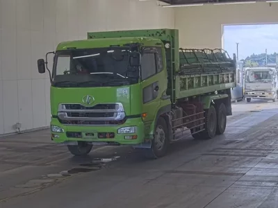 Nissan TRUCK