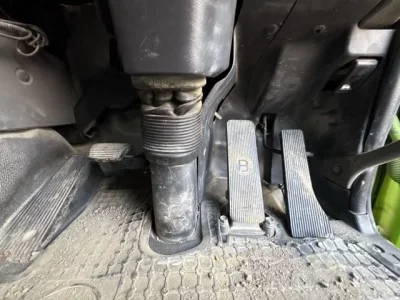 Nissan TRUCK