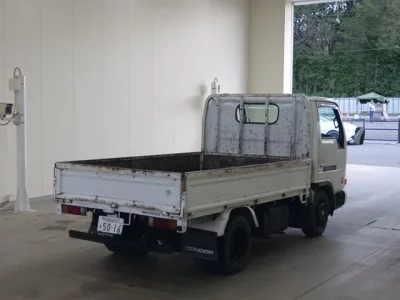 Nissan TRUCK