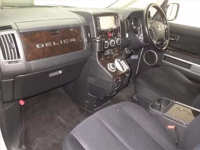 Mitsubishi DELICA D5