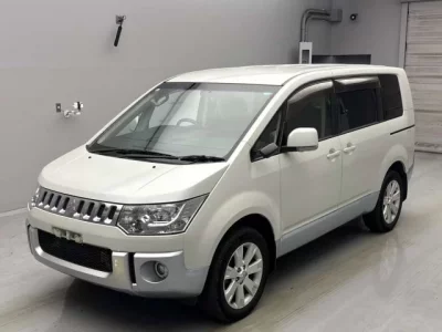 Mitsubishi DELICA D5