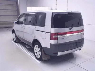 Mitsubishi DELICA D5