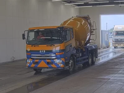 Nissan TRUCK