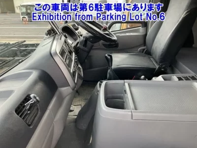 Nissan TRUCK
