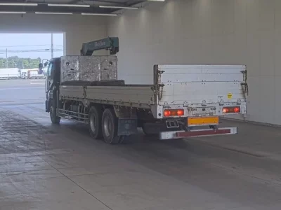Nissan TRUCK