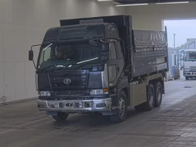 Nissan TRUCK
