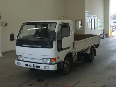 Nissan TRUCK