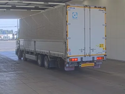 Nissan TRUCK