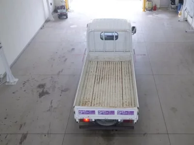 Nissan TRUCK