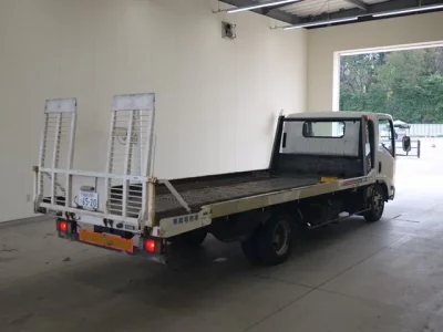 Nissan TRUCK