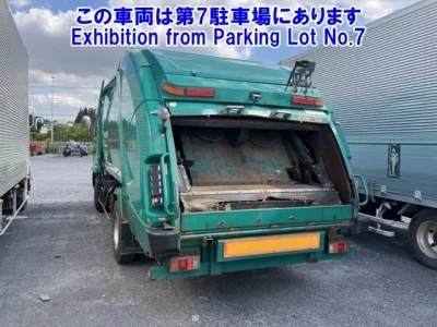 Nissan TRUCK