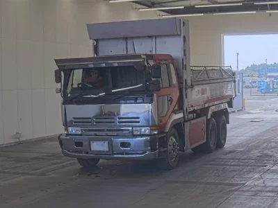 Nissan TRUCK