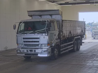 Nissan TRUCK