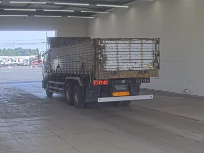 Nissan TRUCK