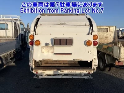 Nissan TRUCK