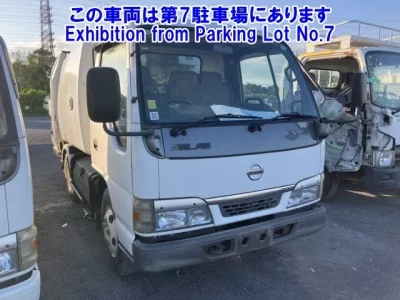 Nissan TRUCK