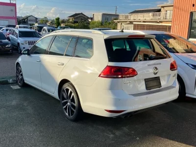 Volkswagen GOLF VARIANT
