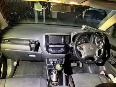 Mitsubishi OUTLANDER PHEV