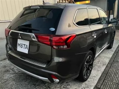 Mitsubishi OUTLANDER PHEV