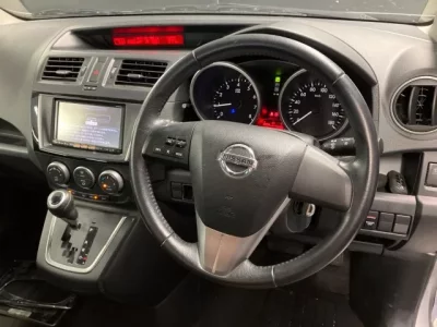Nissan LAFESTA