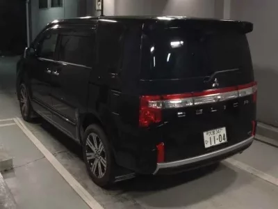 Mitsubishi DELICA D5
