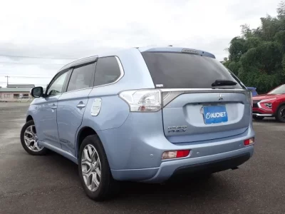 Mitsubishi OUTLANDER PHEV