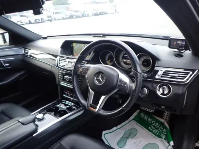Mercedes-Benz E CLASS WAGON