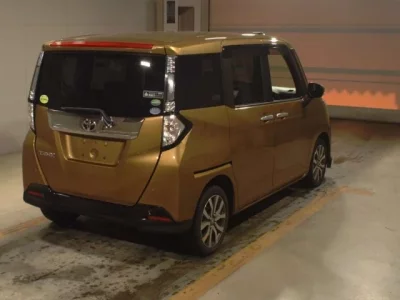 Toyota TANK
