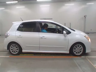 Toyota BLADE