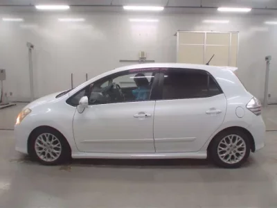Toyota BLADE