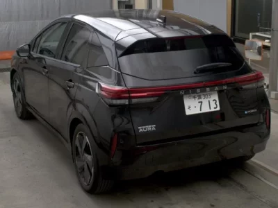 Nissan AURA