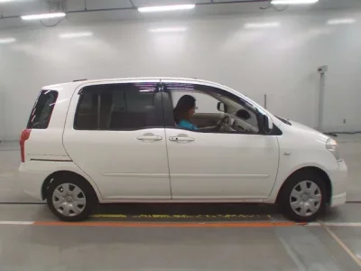 Toyota RAUM