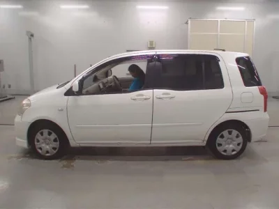 Toyota RAUM