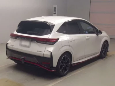 Nissan AURA