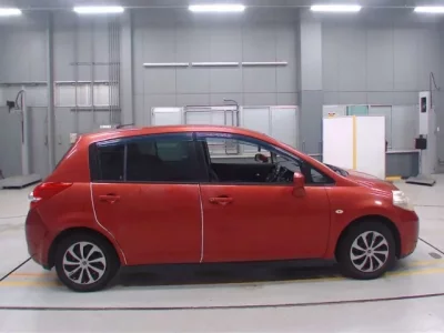 Nissan TIIDA