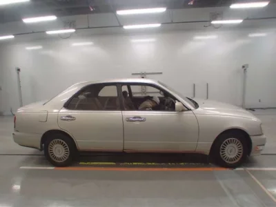 Nissan CEDRIC
