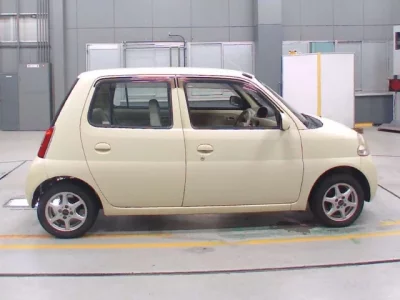 Daihatsu Esse