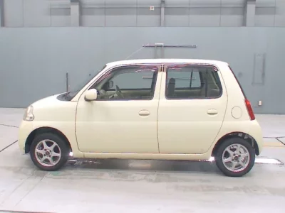 Daihatsu Esse