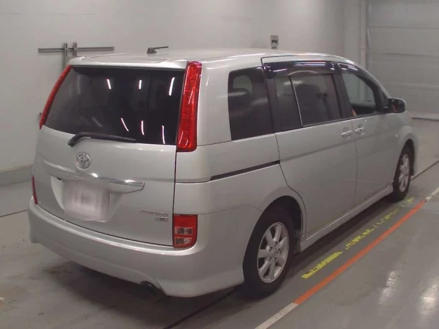 Toyota ISIS