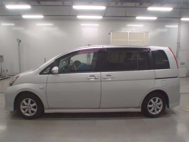 Toyota ISIS