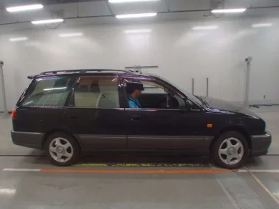 Nissan AVENIR WAGON