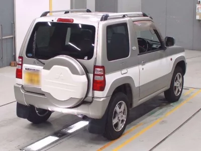 Mitsubishi PAJERO MINI