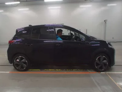 Nissan AURA