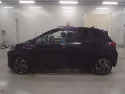Nissan AURA
