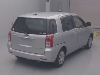 Toyota RAUM