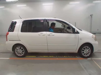 Toyota RAUM